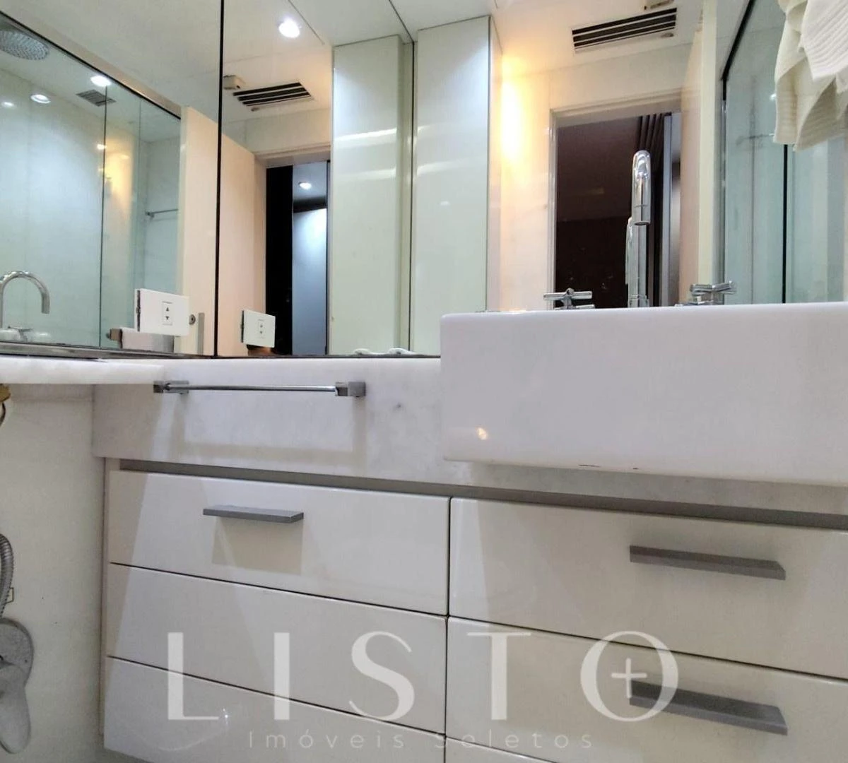 Меблированная квартира с 2 спальнями-свитами 82 м² — photo 19