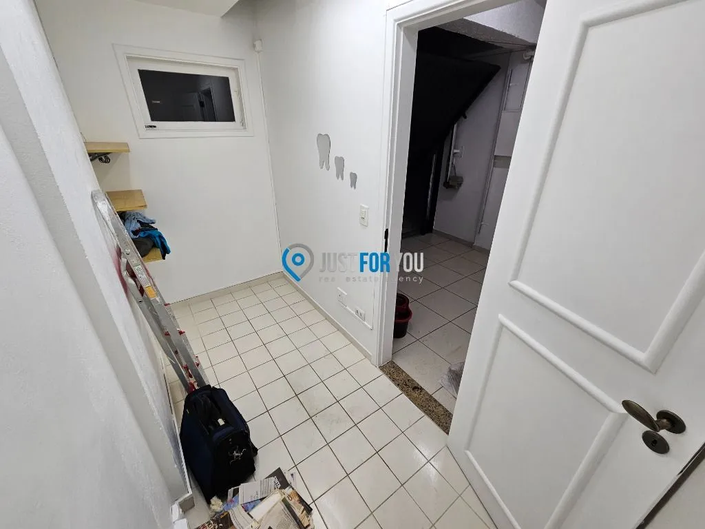 Furnished house with 4 bedrooms and 5 bathrooms — photo 32