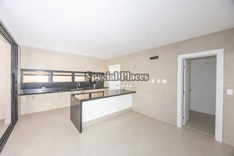 Unfurnished house with 5 bedrooms and an open-plan kitchen — photo 6