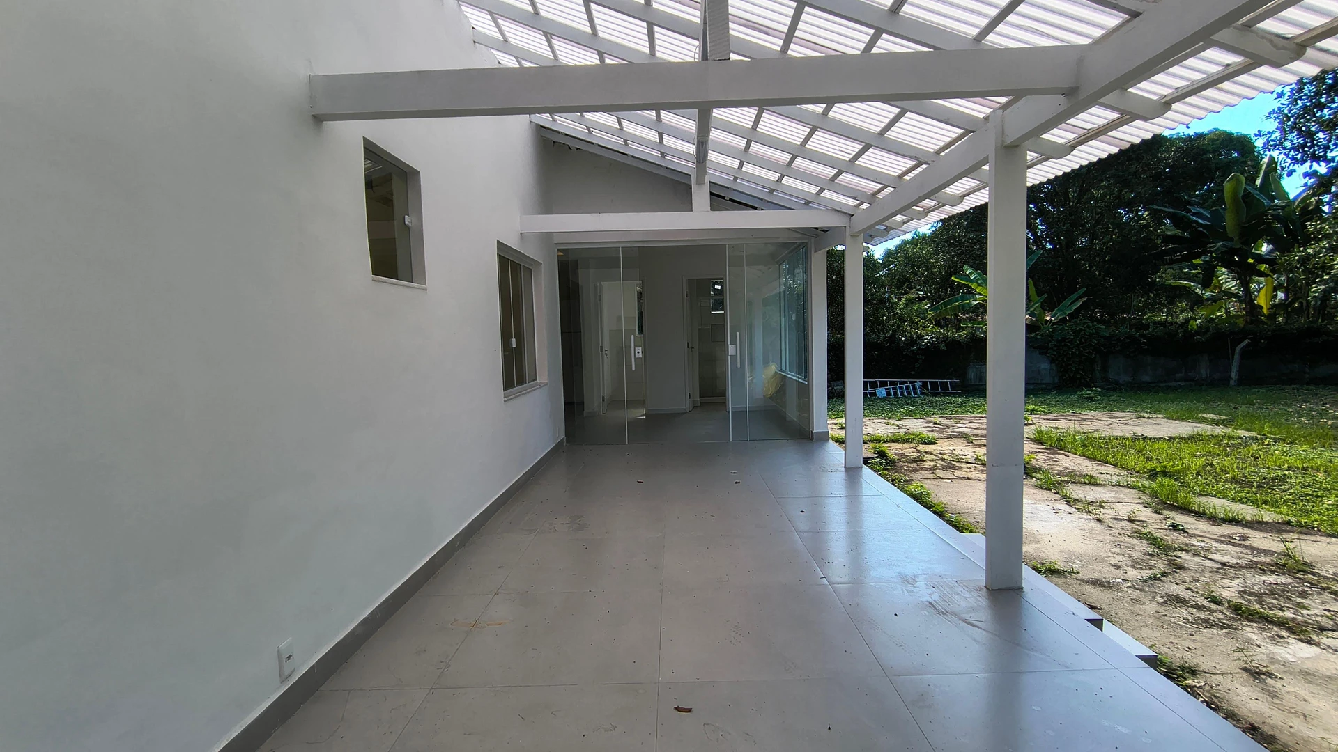 Casa sem mobília com 3 quartos, quintal e churrasqueira — photo 23