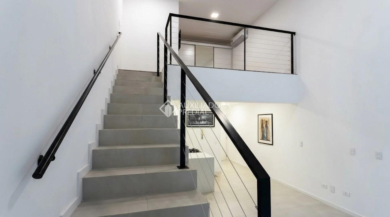 One-bedroom apartment with a mountain view in Florianópolis — photo 10