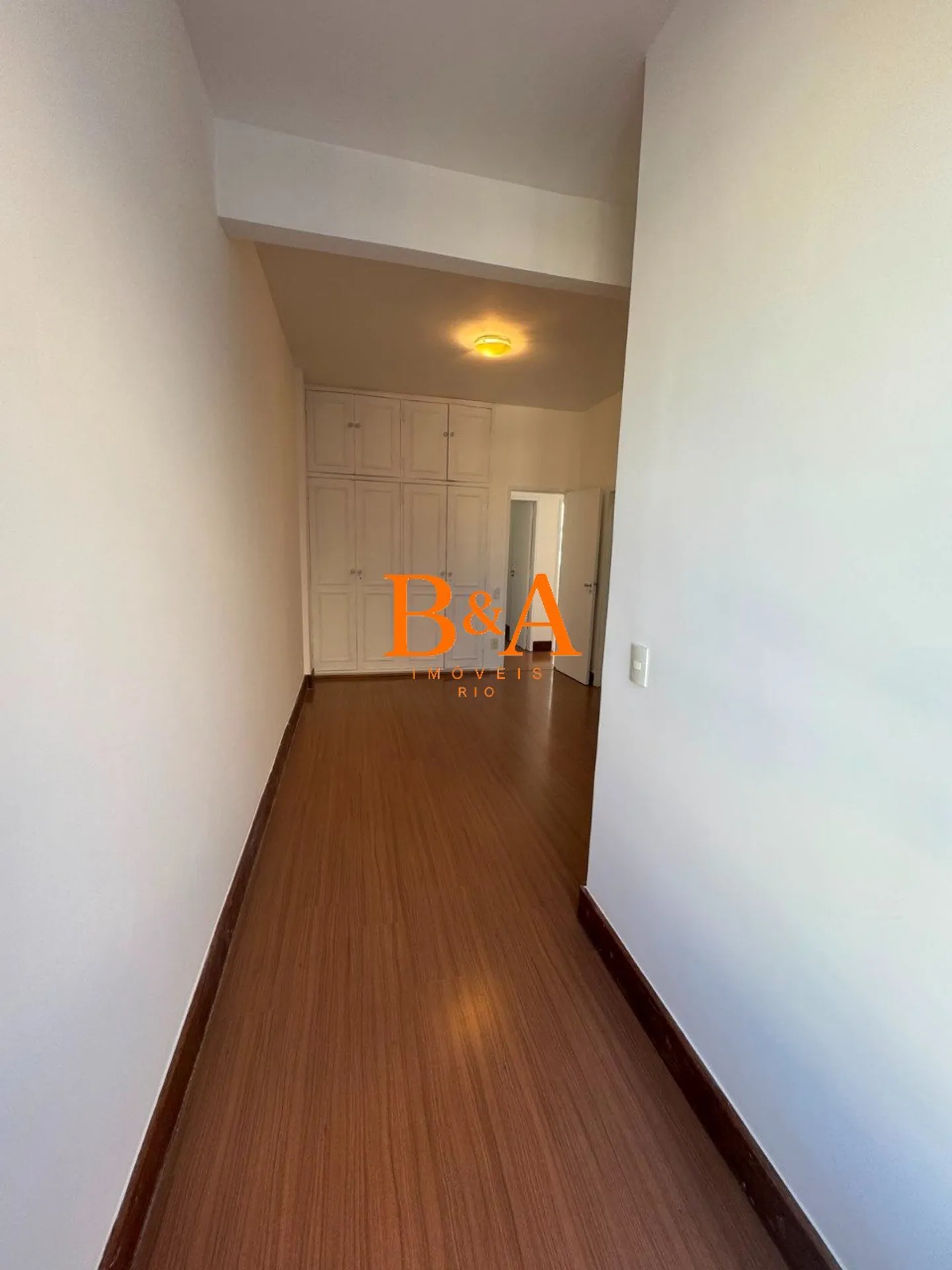 Apartment, 120 m², with wood or laminate floors — photo 14