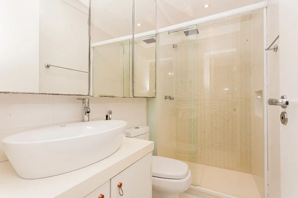 Rental apartment with 3 en-suite bedrooms and 4 baths — photo 31