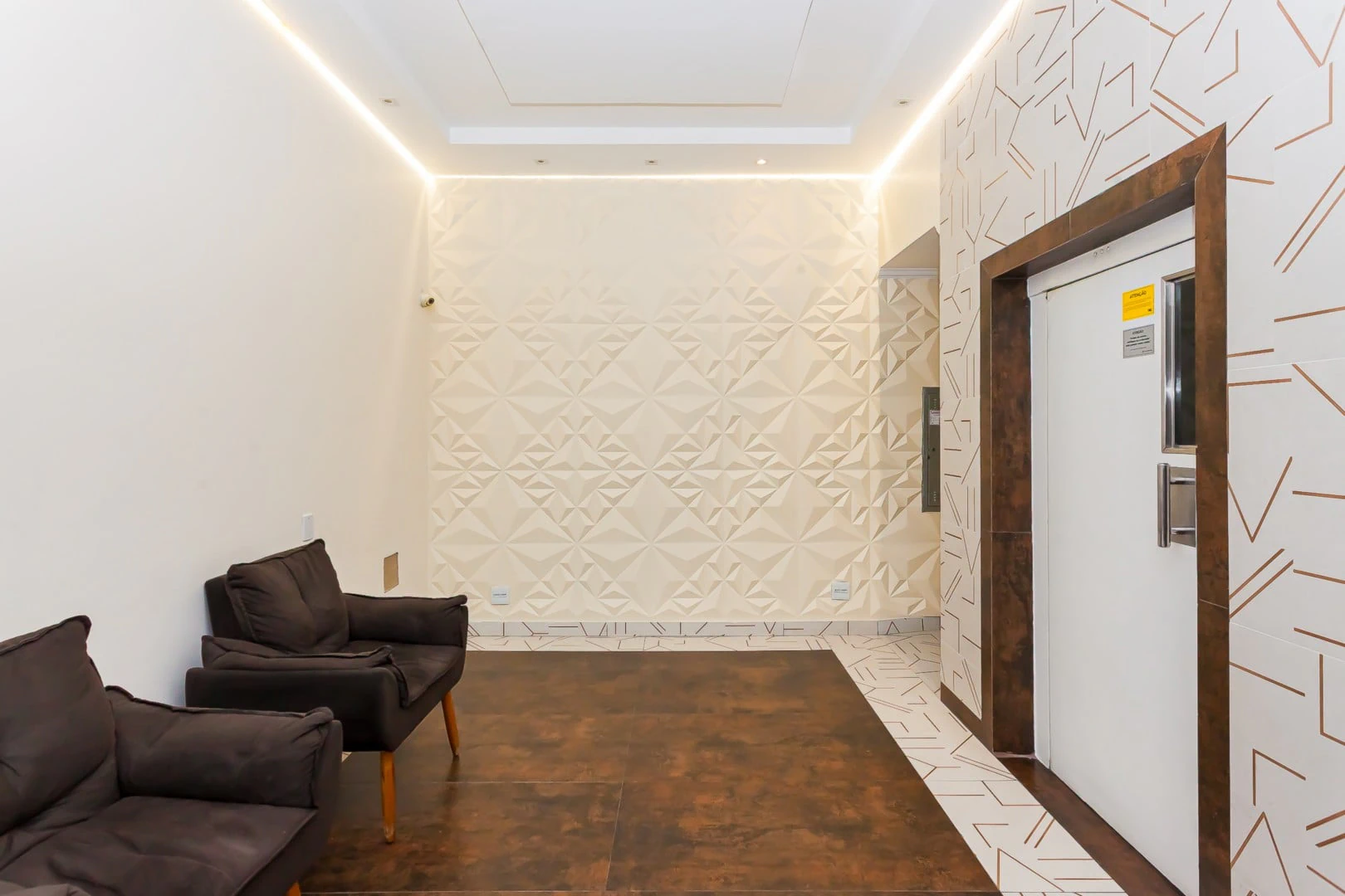 Дерев'яна підлога або ламінат та 1 спальня: квартира 44 м² — photo 28