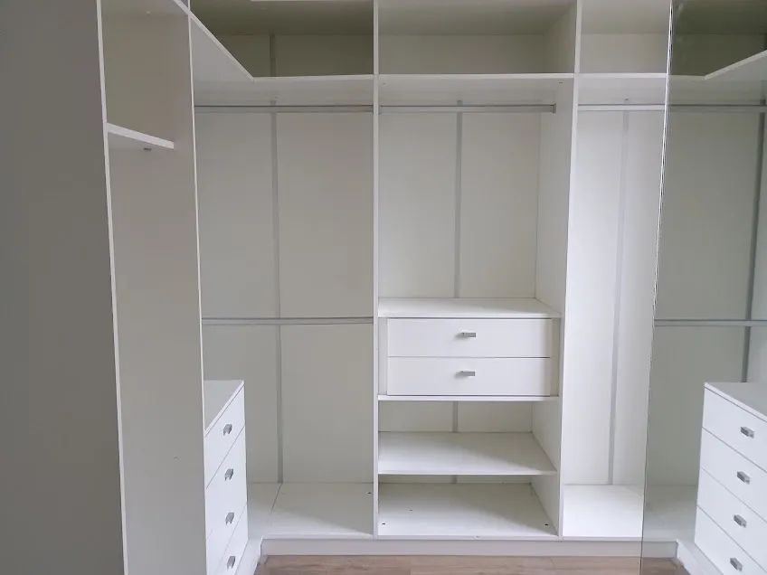 Apartamento de 3 quartos com janelas do piso ao teto — photo 26