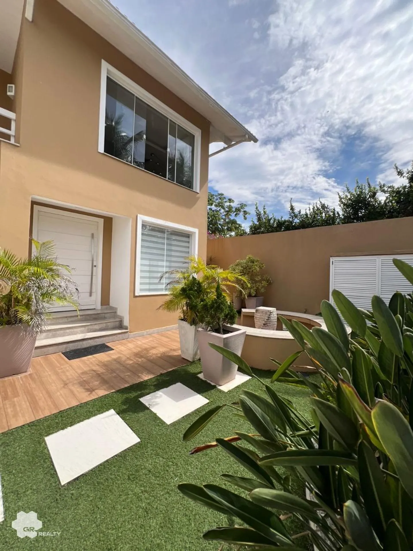 House with 6 en-suite bedrooms and 468 m² of space — photo 26