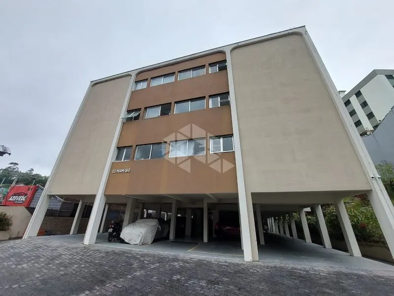 Квартира з 1 спальнею 51 м² з окремою кухнею — photo 16