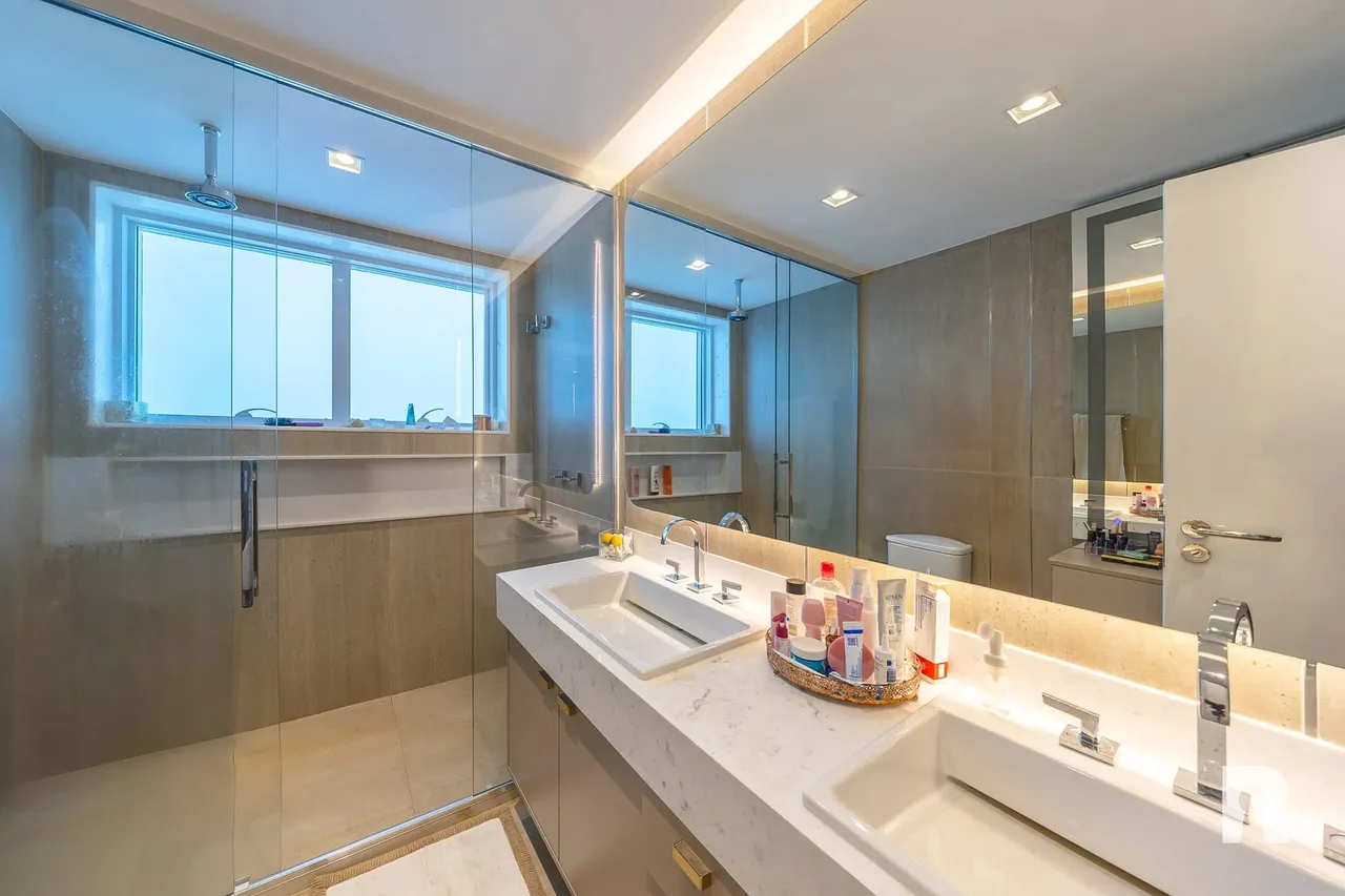 Apartamento mobiliado com 3 quartos e 4 banheiros — photo 17