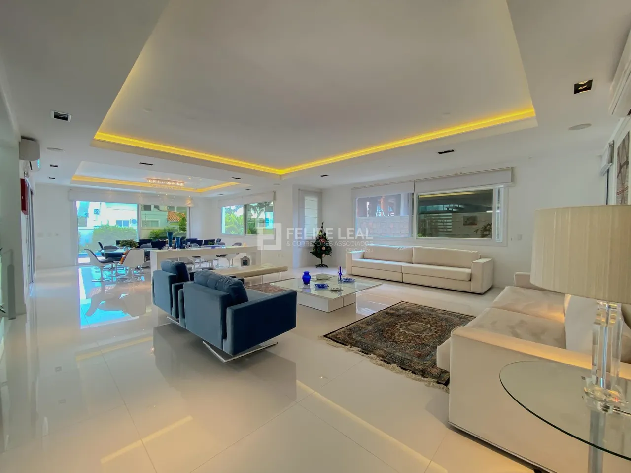 Furnished house with open-plan kitchen and 5 bedrooms