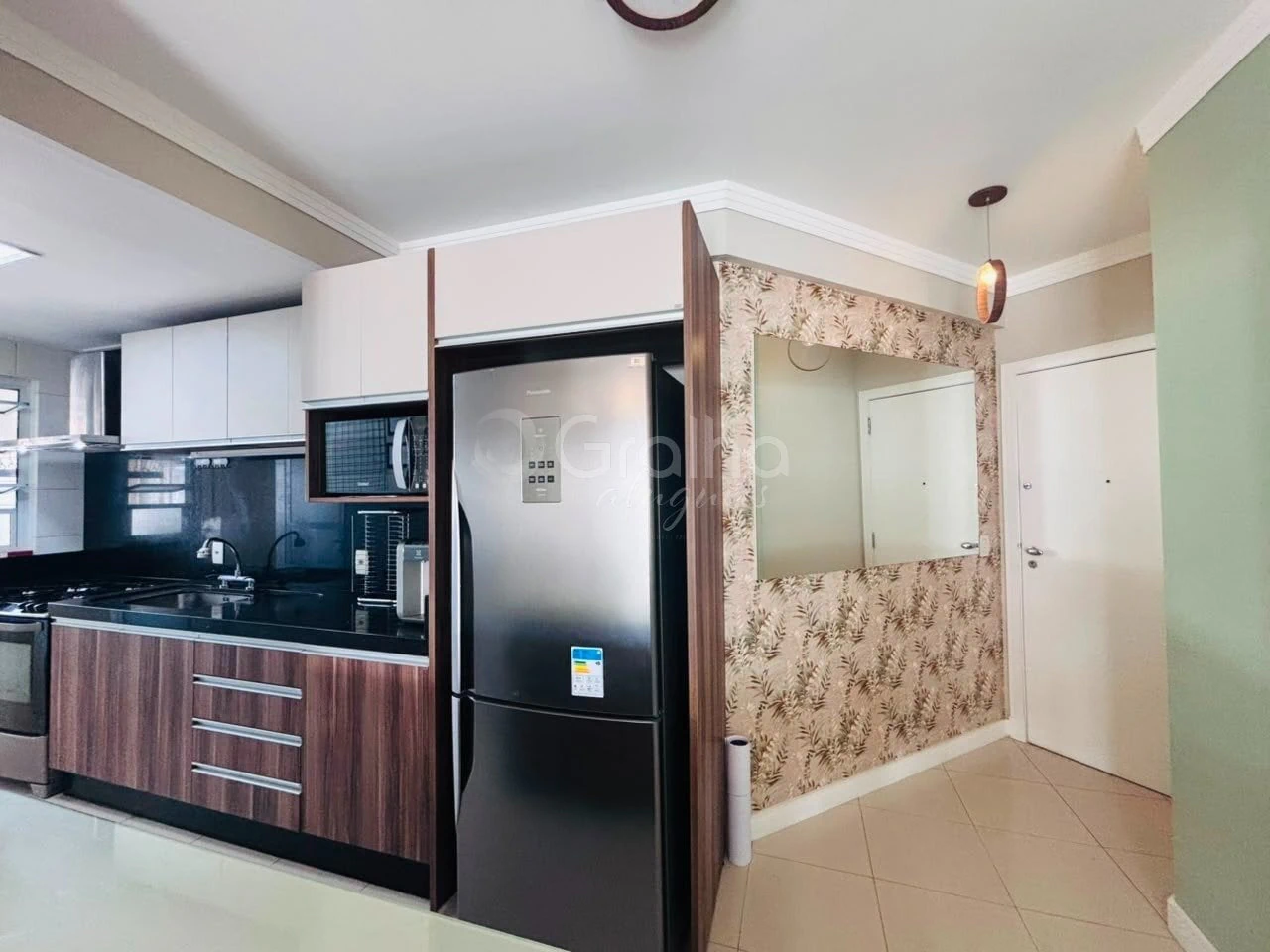 126 m² furnished apartment with 3 bedrooms and 2 parking — photo 2