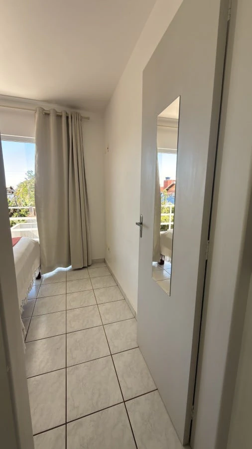 One-bedroom house with a washing machine — photo 9