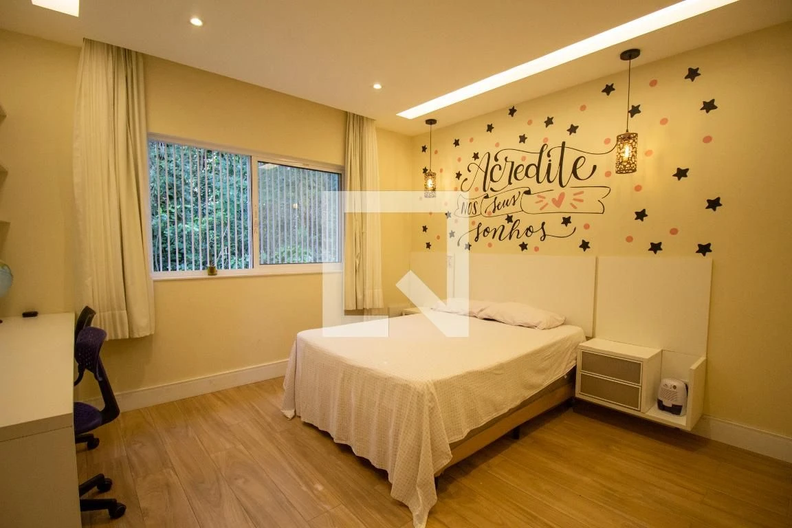 4-bedroom house with a bathtub in Rio de Janeiro — photo 14