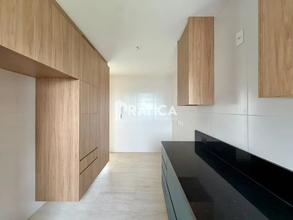 4-bedroom apartment in a building with an indoor pool — photo 16
