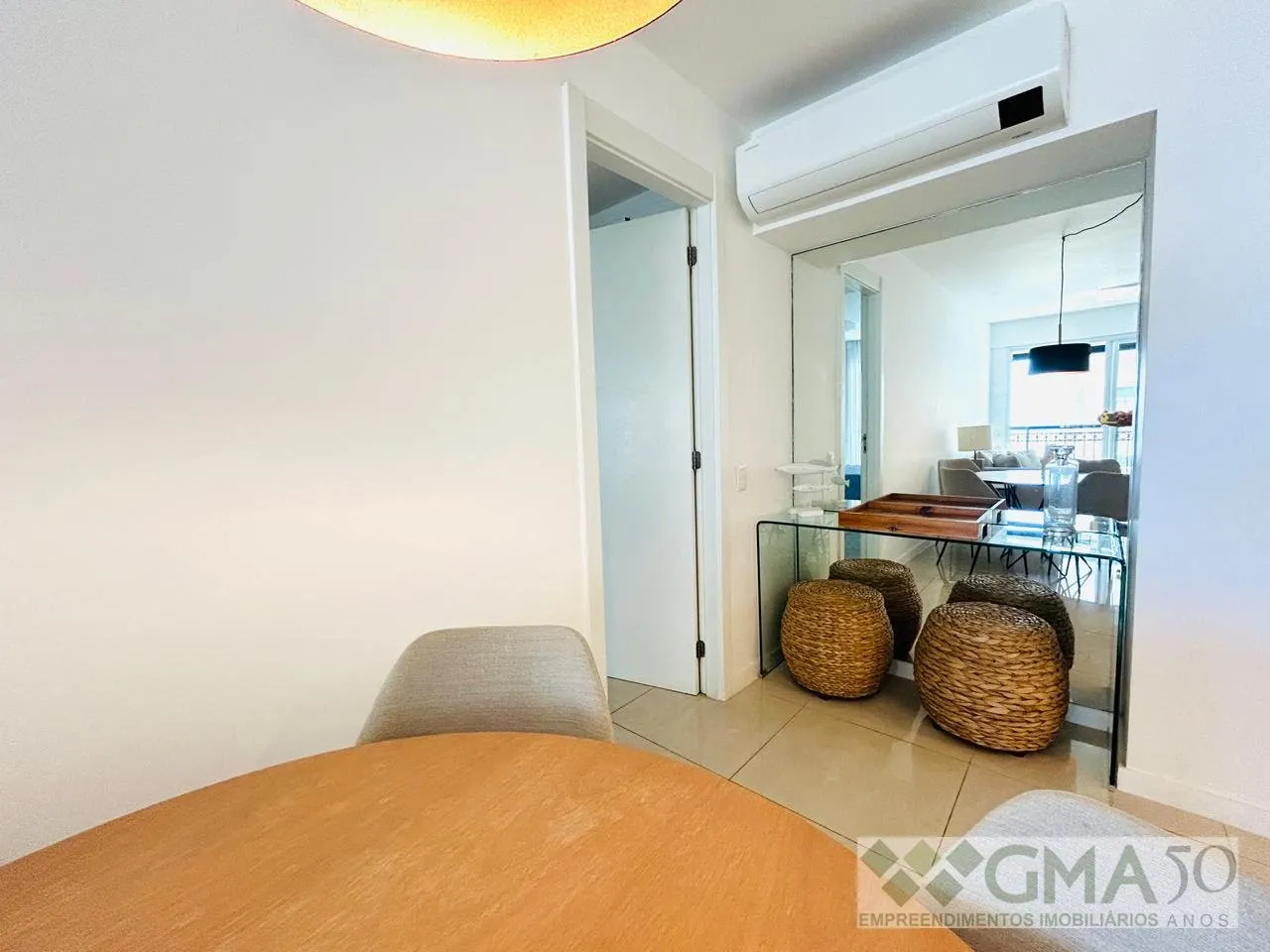 Furnished apartment with 2 bedrooms and a glazed balcony — photo 19