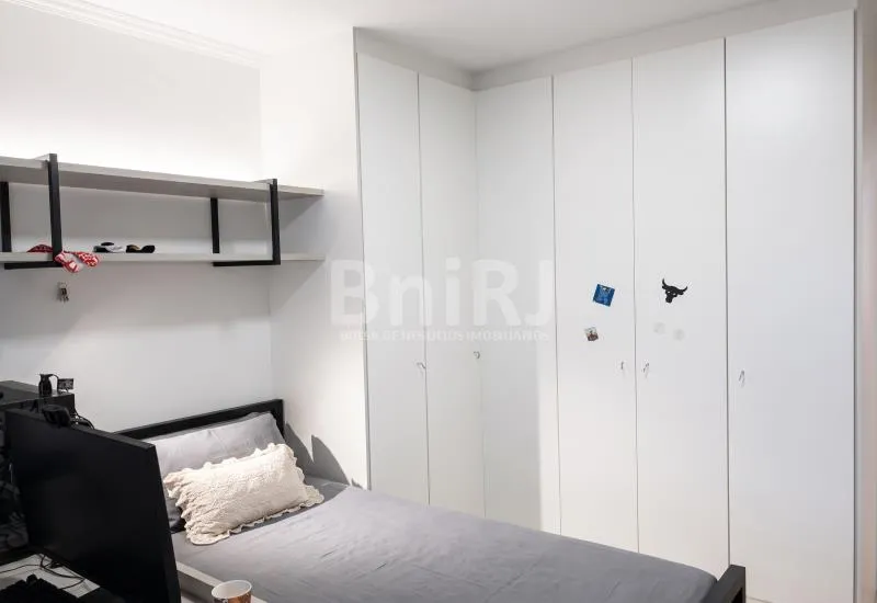 Furnished apartment, 127 m², with a glass-enclosed balcony — photo 14