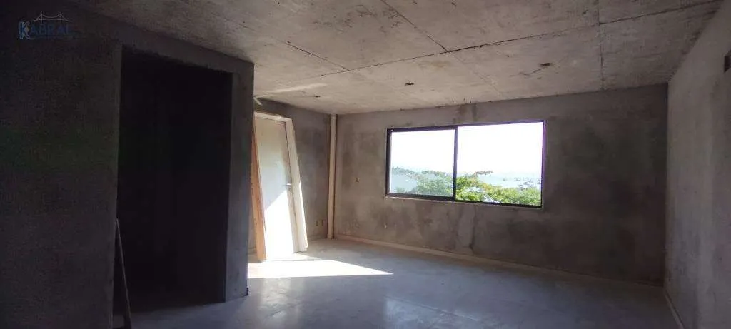 Casa sin amueblar de 635 m² con 3 suites y 10 plazas — photo 5