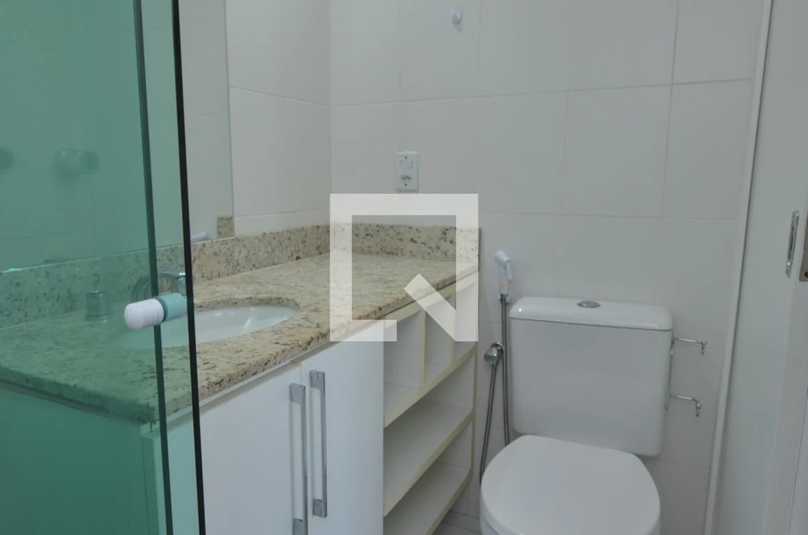 Квартира 80 м² із заскленим балконом та робочим місцем — photo 48