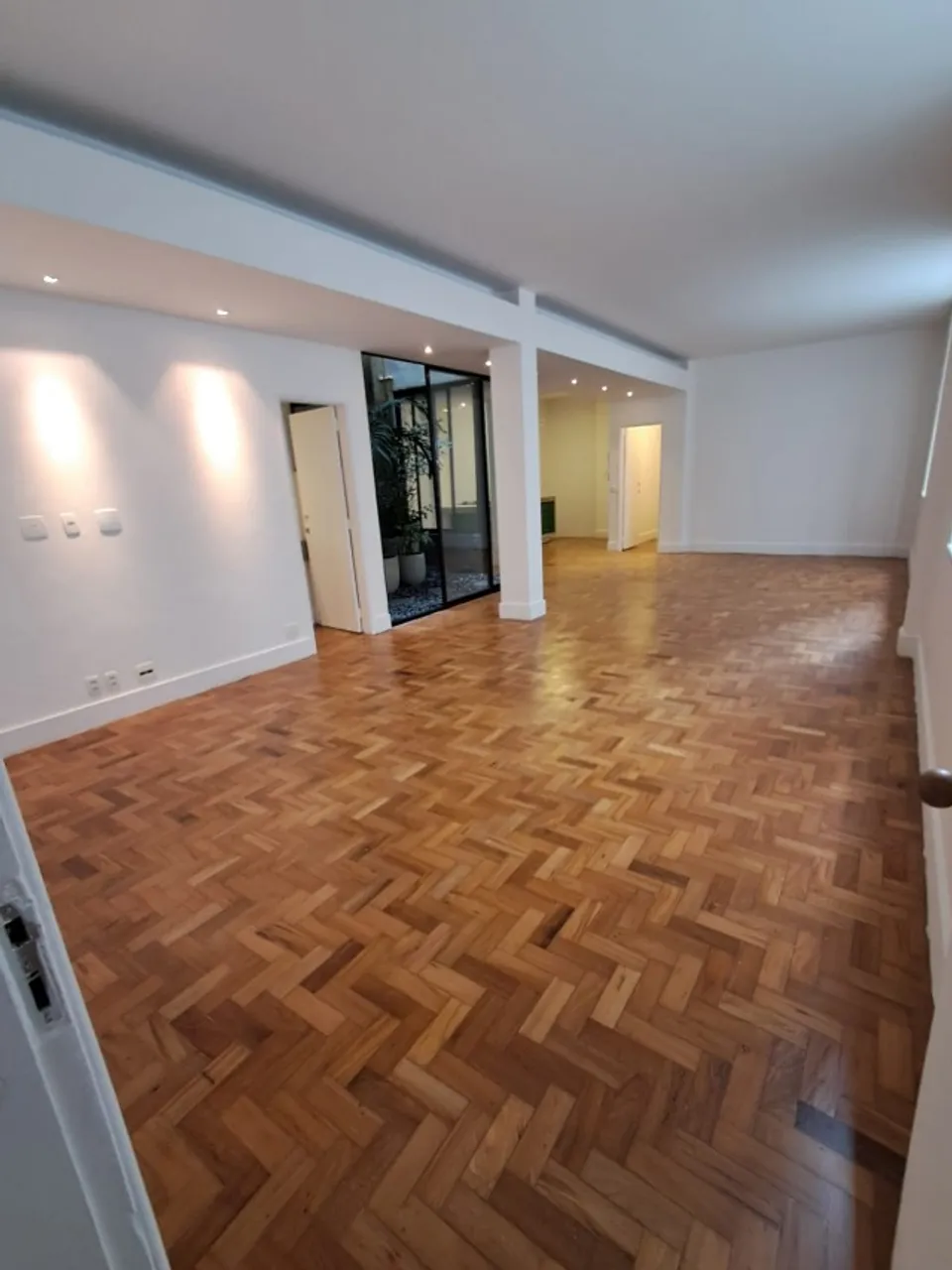 Departamento, 144 m², con piso de madera o laminado