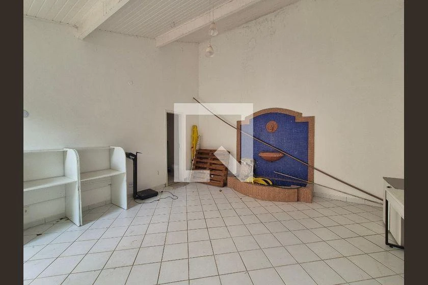 600 m² house with a washing machine and a home office — photo 17