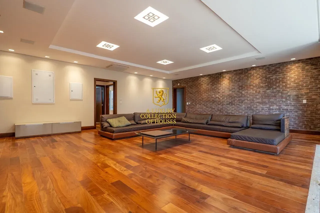 House with 27 bedrooms and 16 bathrooms — photo 36