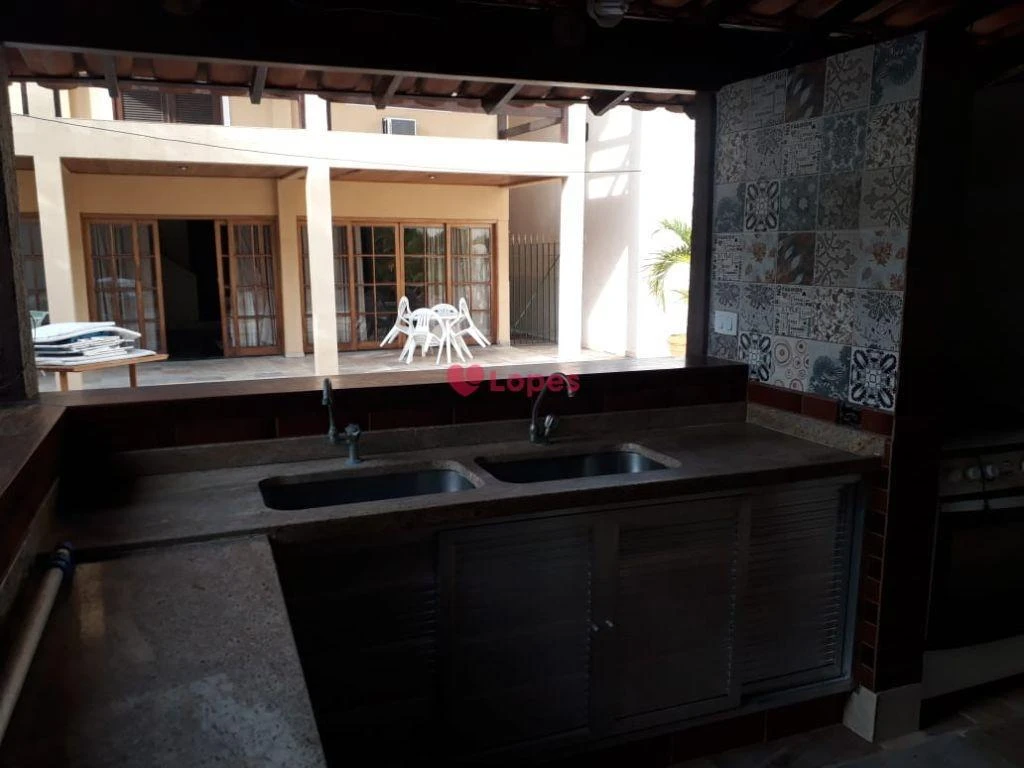 Mountain view in a 4-bedroom house, 431 m² — photo 22