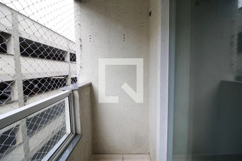 2-bedroom apartment in a building with a pool — photo 31