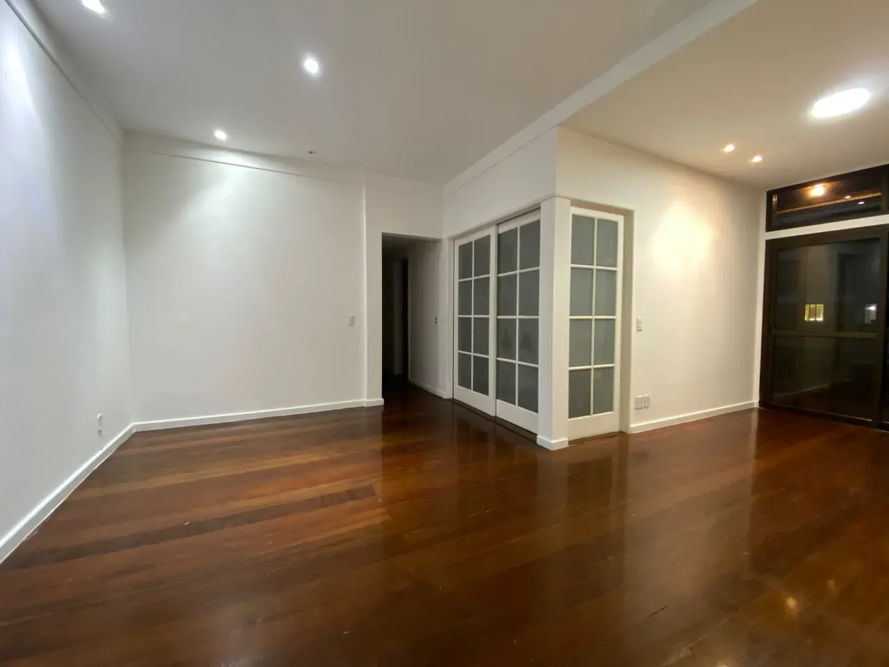 Apartamento de 3 quartos com varanda envidraçada — photo 7