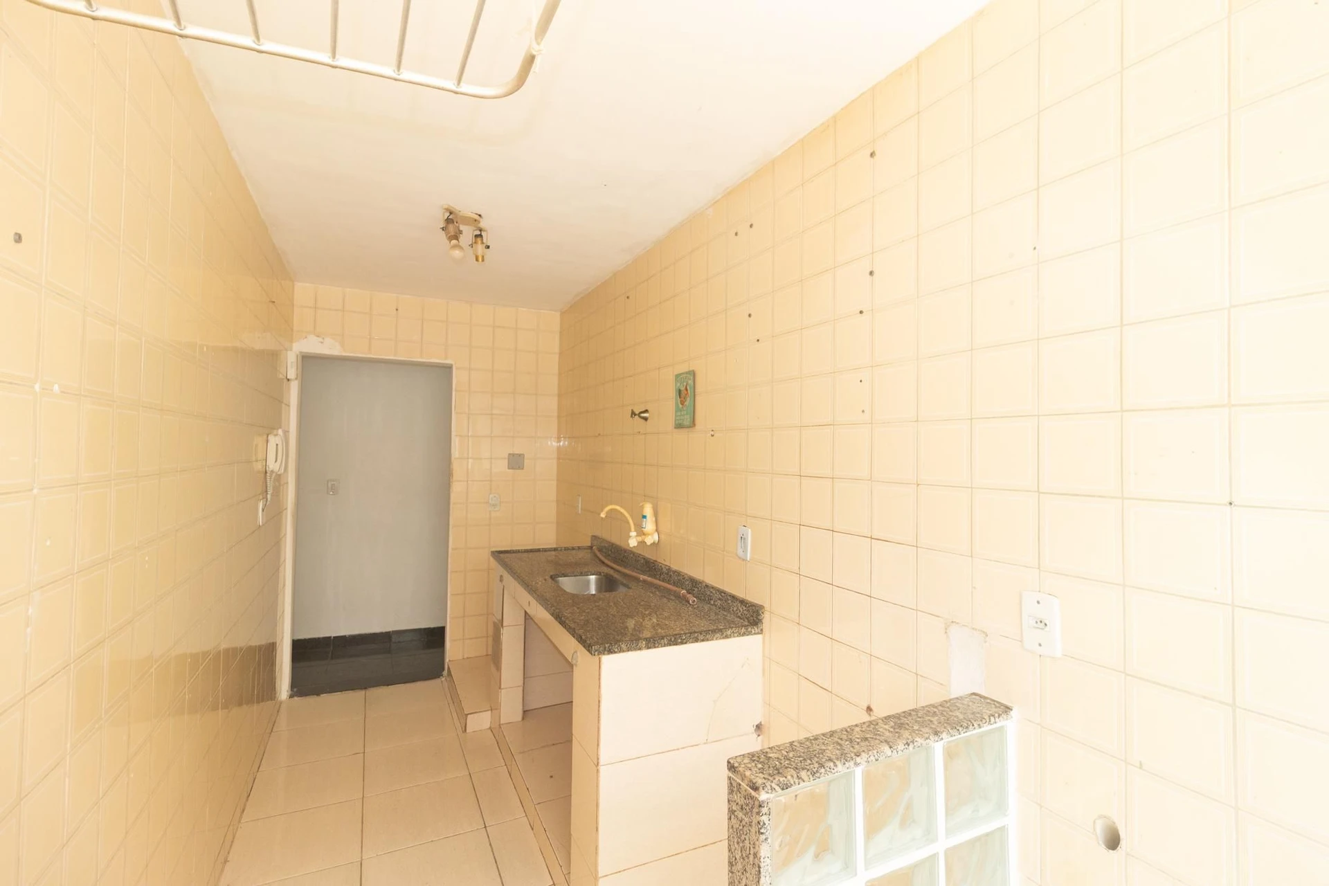 2-bedroom apartment with 1 bath, parking spot, pets ok — photo 16