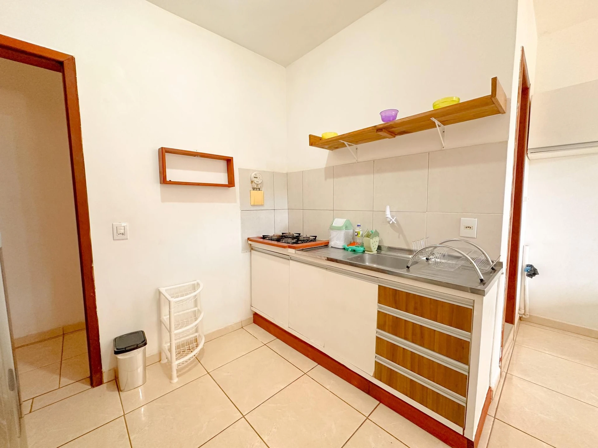 Apartamento amueblado de 1 dormitorio con balcón — photo 2