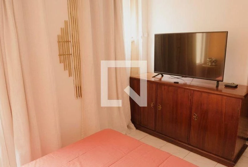 61 m² house with a washing machine and a home office — photo 9