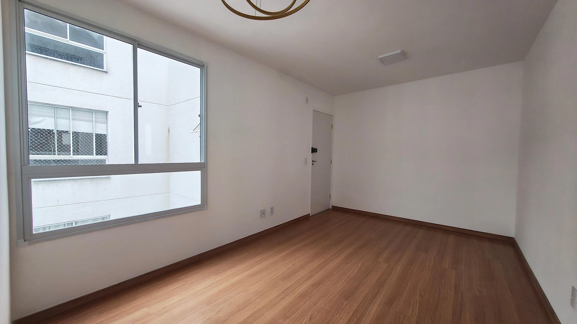 2-bedroom apartment with wood or laminate floors — photo 11