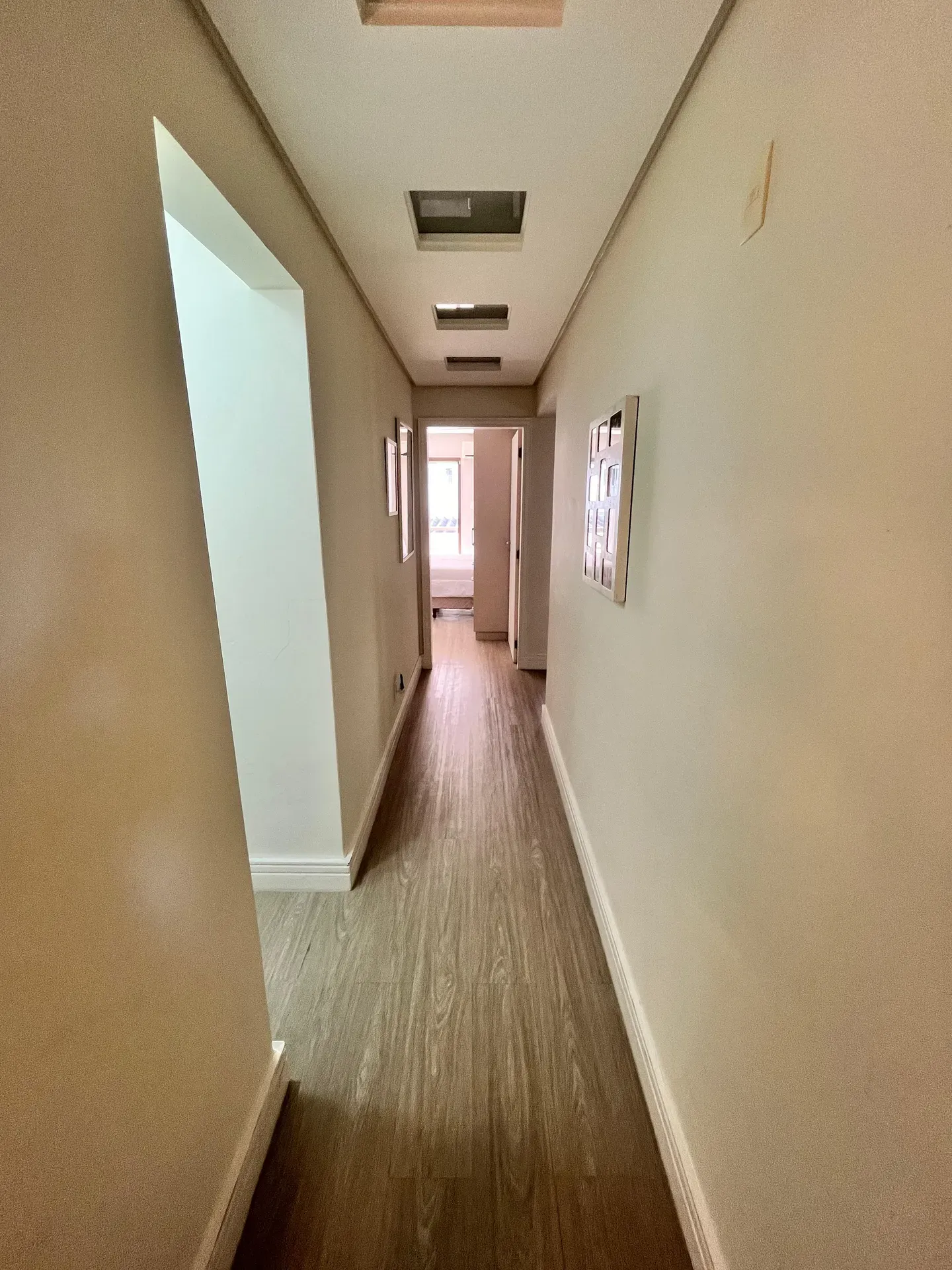 Furnished 3-bedroom apartment with 3 bathrooms — photo 25