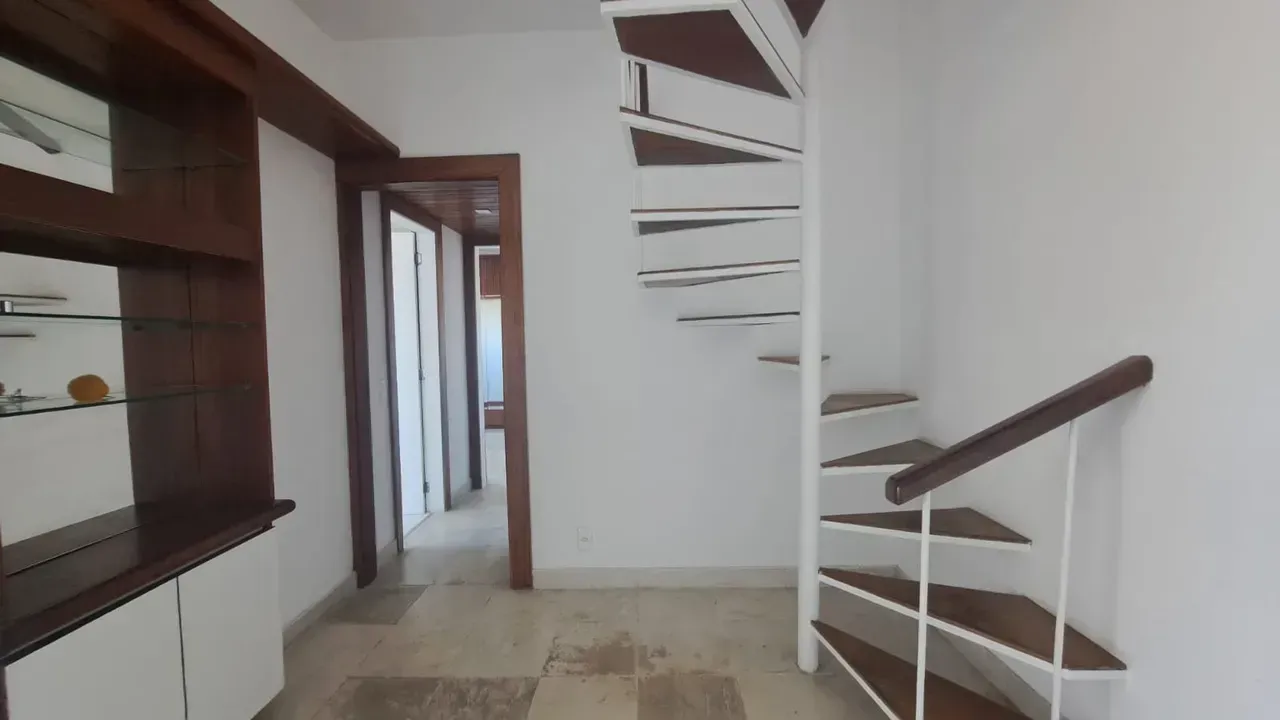 177 m² duplex with 2 bedrooms, 3 bathrooms — photo 2