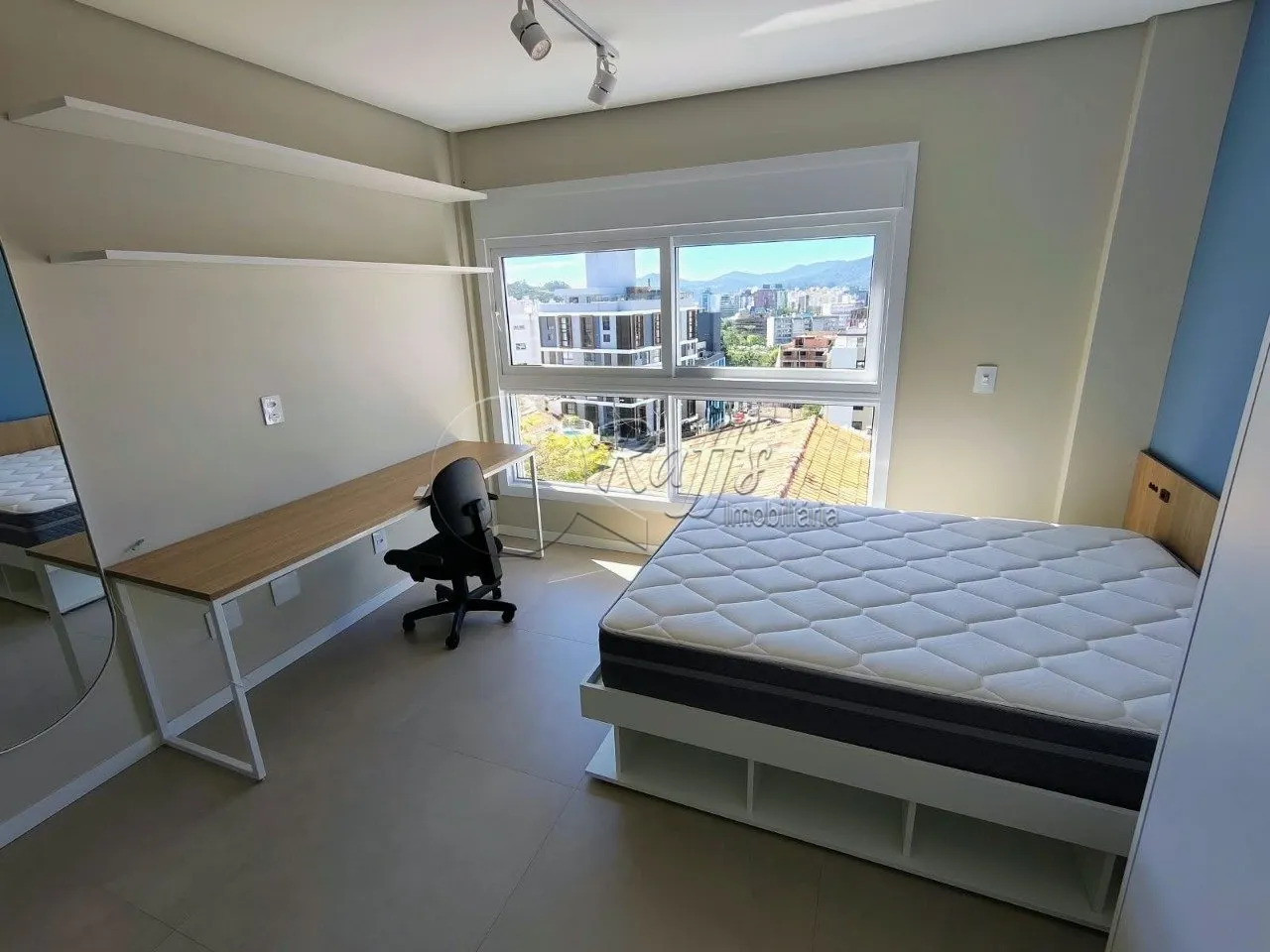 Furnished 20 m² studio with 1 bedroom and glass shower — photo 2