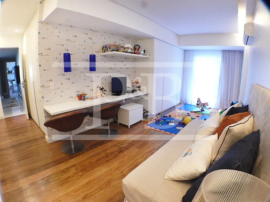4-bedroom apartment with 319 m² and 4 parking spaces — photo 29