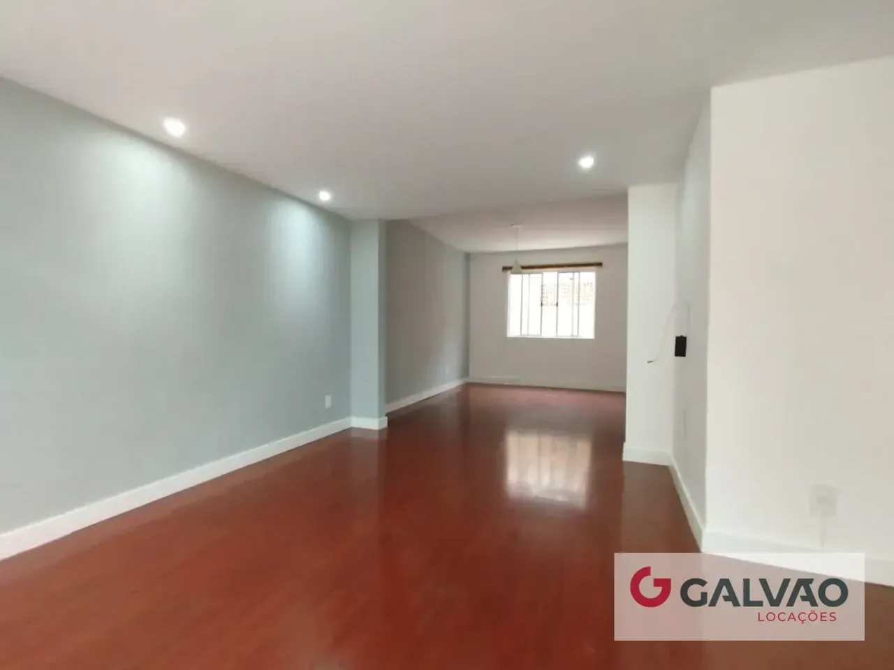 Two-story house with fitted kitchen and 2 parking spots — photo 7