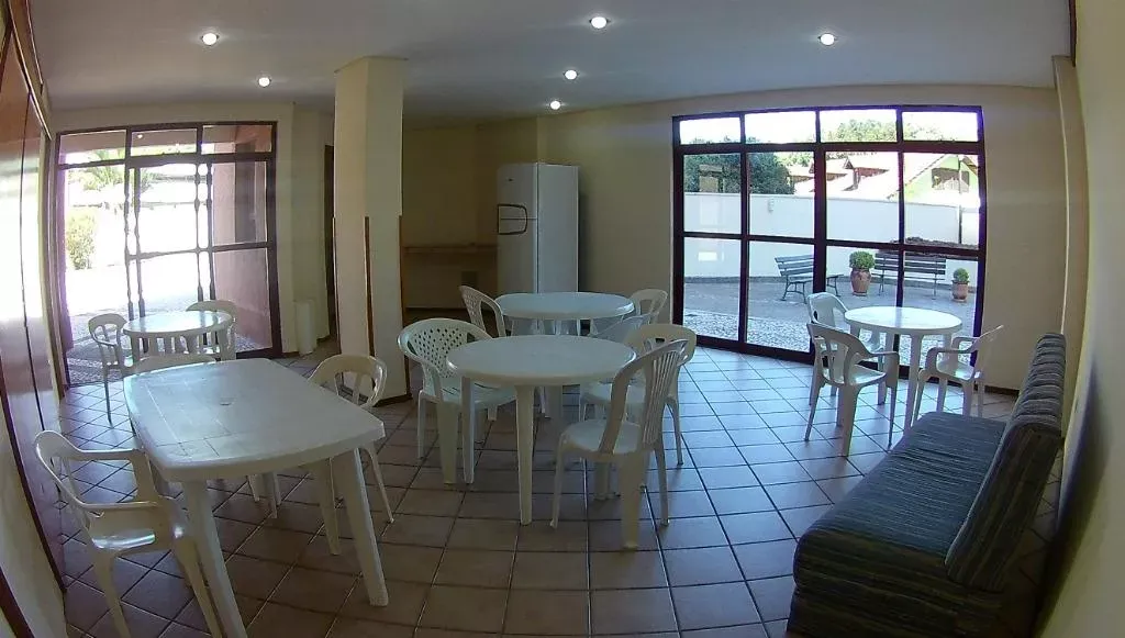 Furnished 2-bedroom apartment with parking and 53 m² — photo 15