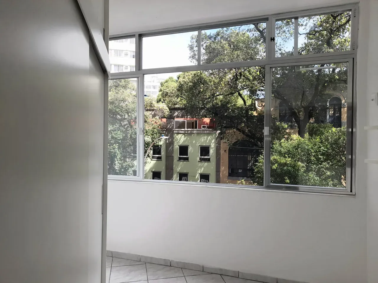 Estúdio reformado de 30 m² com 1 quarto e 1 banheiro
