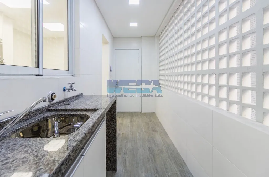 3-bedroom apartment with a walk-in closet — photo 16