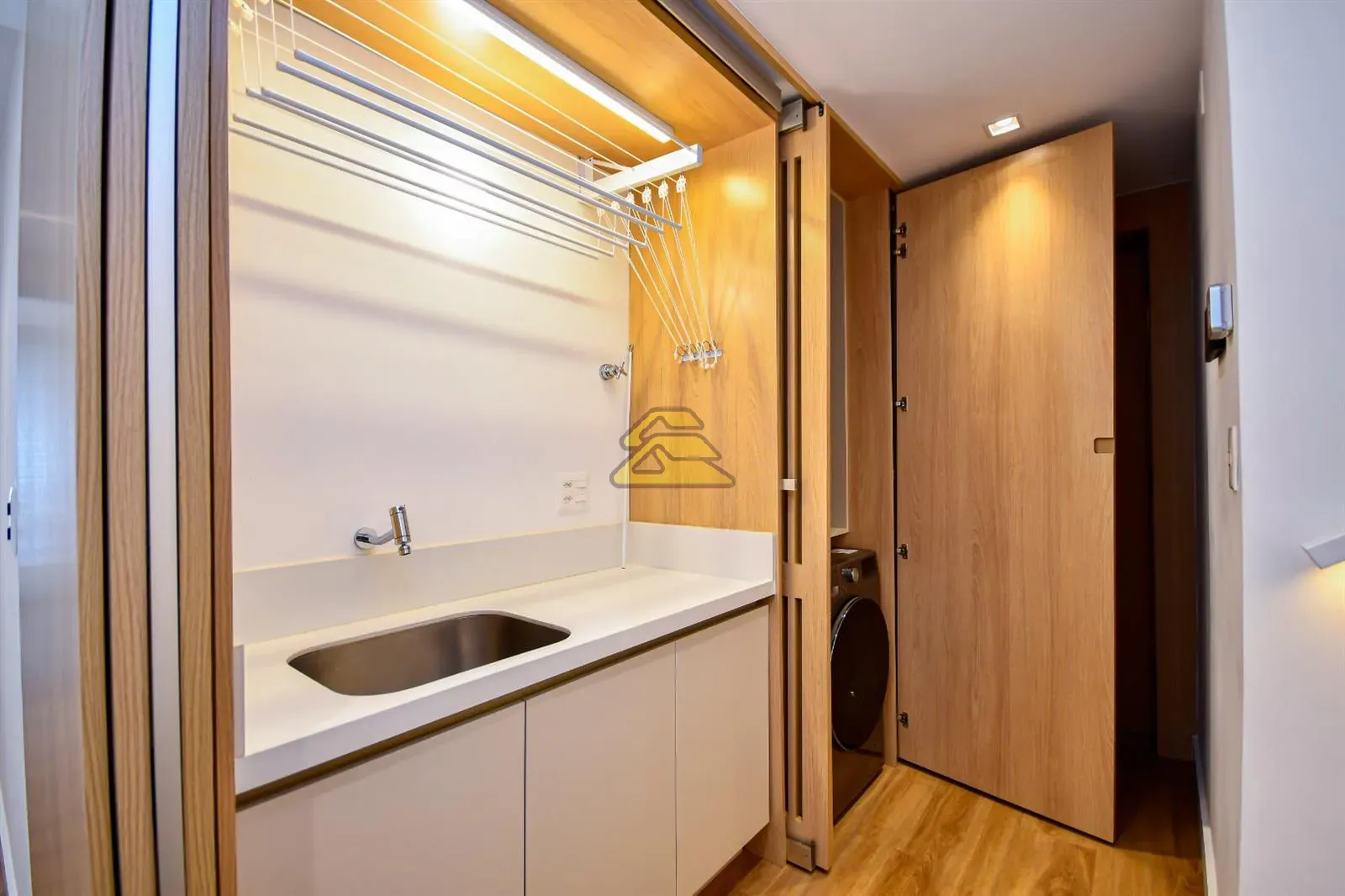 Apartamento mobiliado de 2 quartos com 2 suítes e varanda — photo 39
