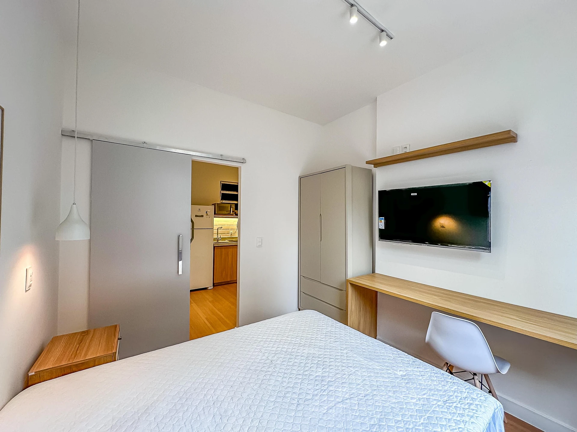 Furnished apartment, 35 m², with a home office — photo 13