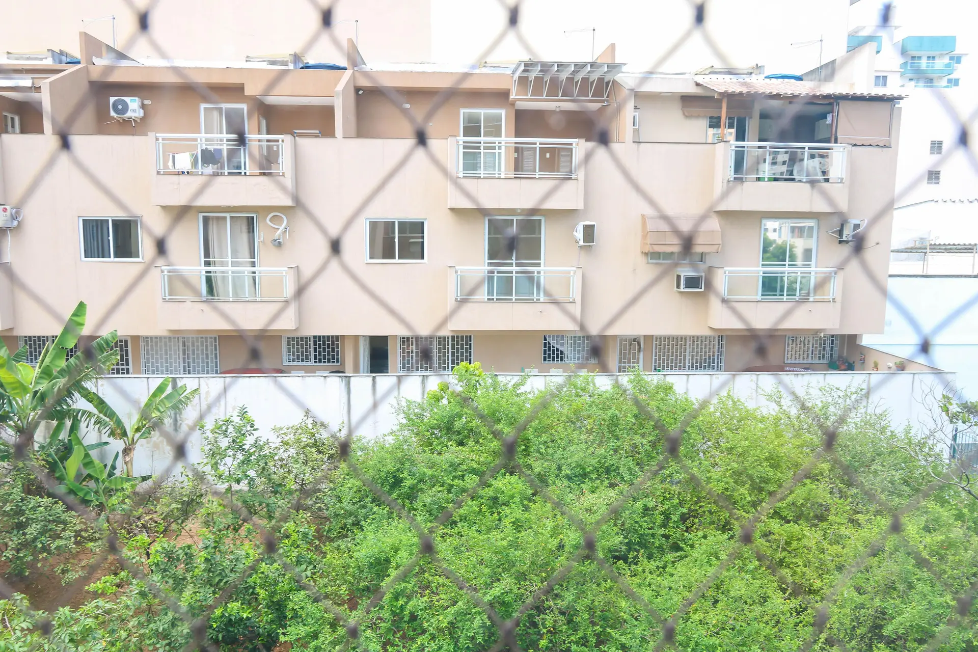 Apartment with 2 bedrooms and an enclosed glass balcony — photo 4