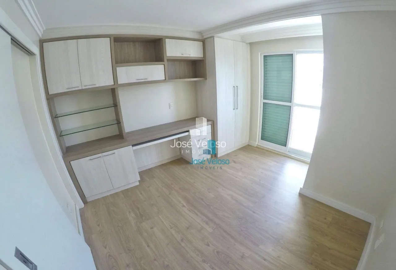 Furnished apartment with 4 en-suite bedrooms — photo 10