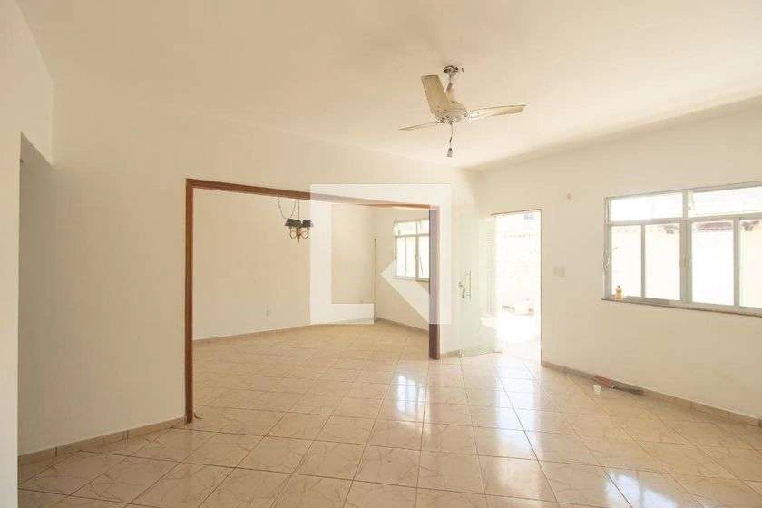 House with 548 m² and 5 bedrooms, with shared pool — photo 2