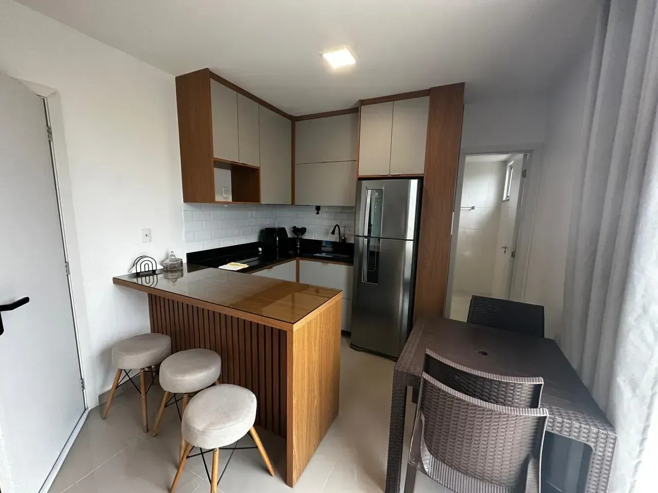 Furnished 1-bedroom apartment with 1 bathroom and parking — photo 2