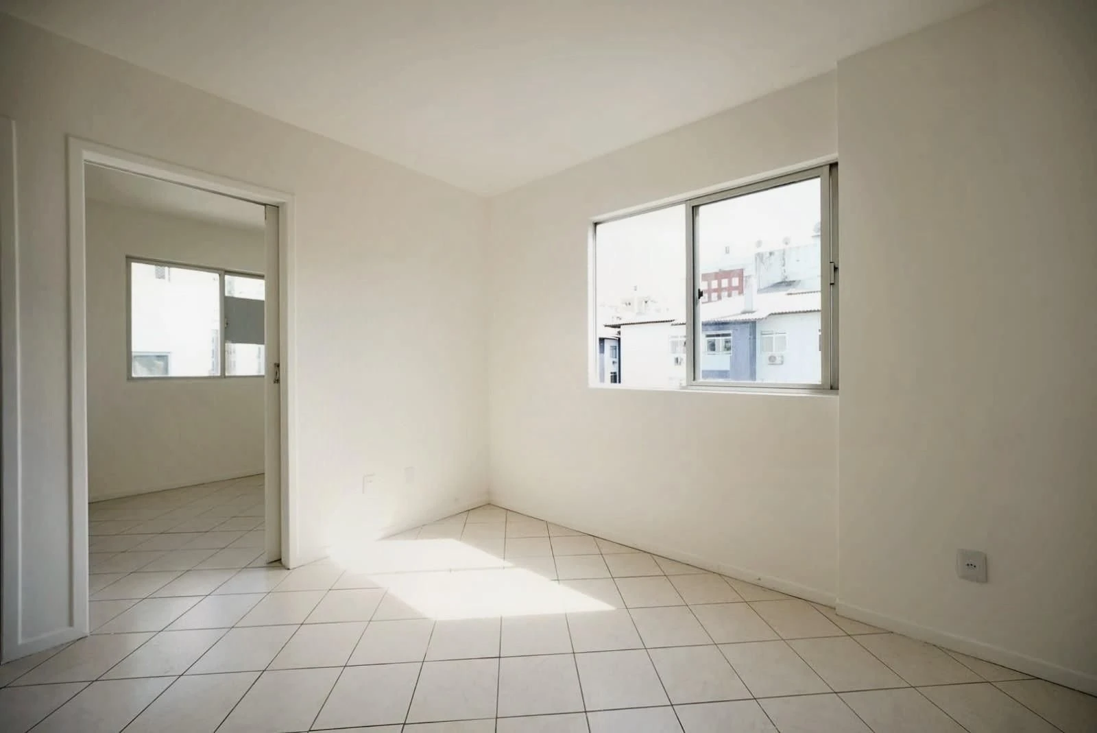 Park view in a 2-bedroom apartment, 52 m²