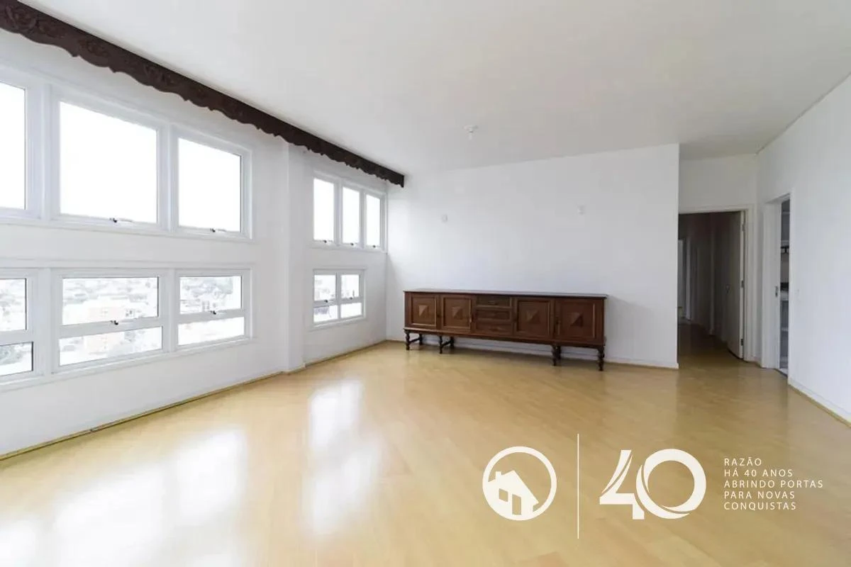 Ванна та 4 спальні: квартира 165 м² — photo 8
