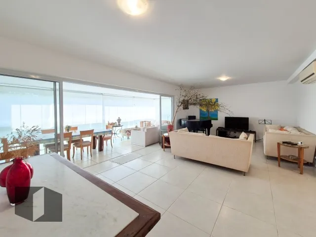 Apartment with 4 bedrooms and 4 bathrooms — photo 17