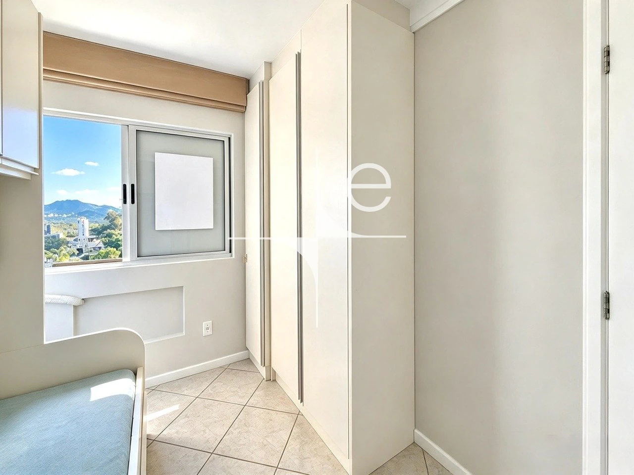 3-bedroom apartment with a water view — photo 9