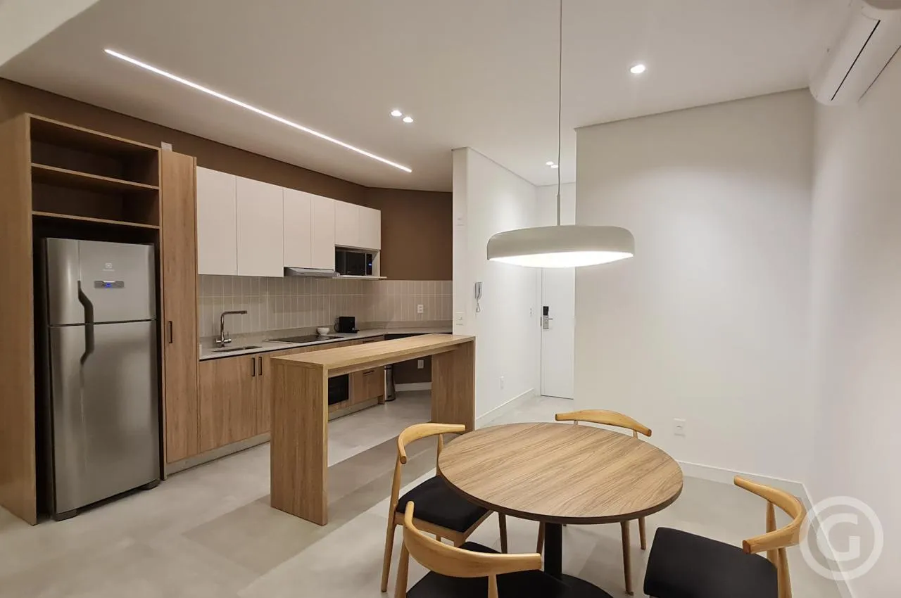 Furnished apartment with 1 en-suite bedroom and 2 baths — photo 2